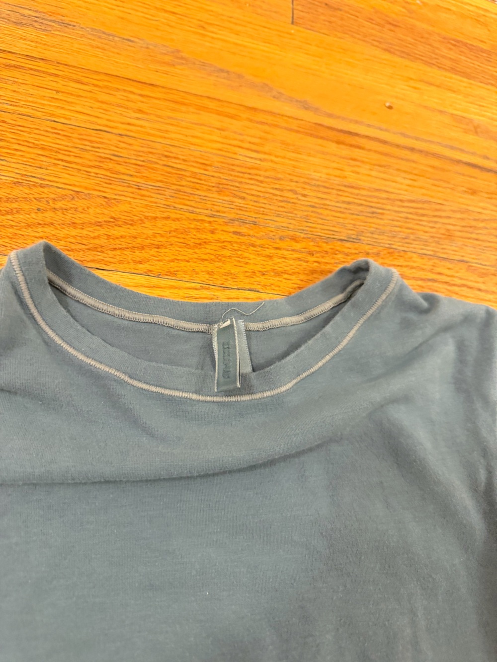 Skims Tee - Picture 2 of 2